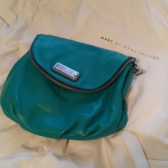 Marc Jacobs leather crossbody bag! - Picture 3 of 8